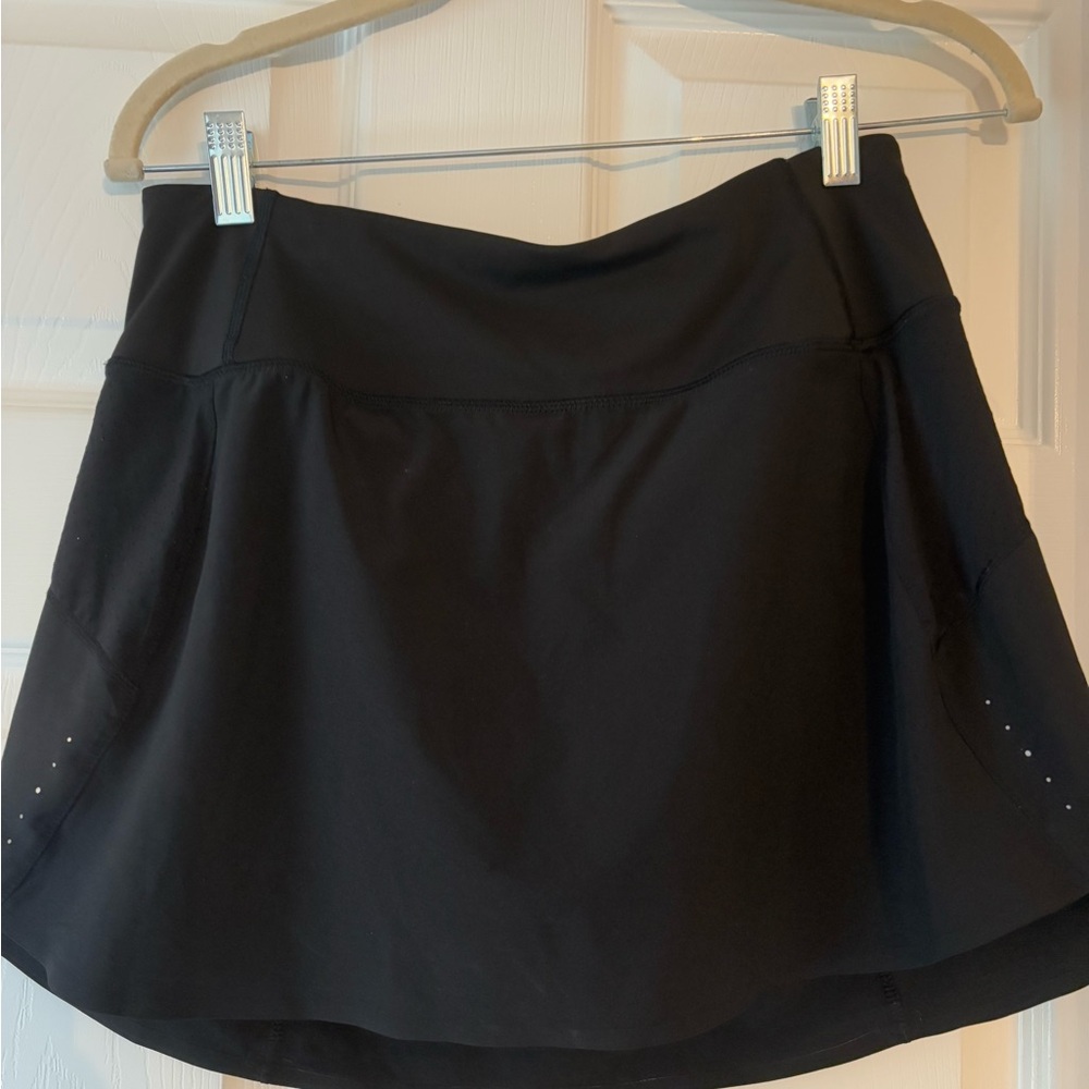 Athleta Black Athletic Skirt 
Size S
Gently Worn